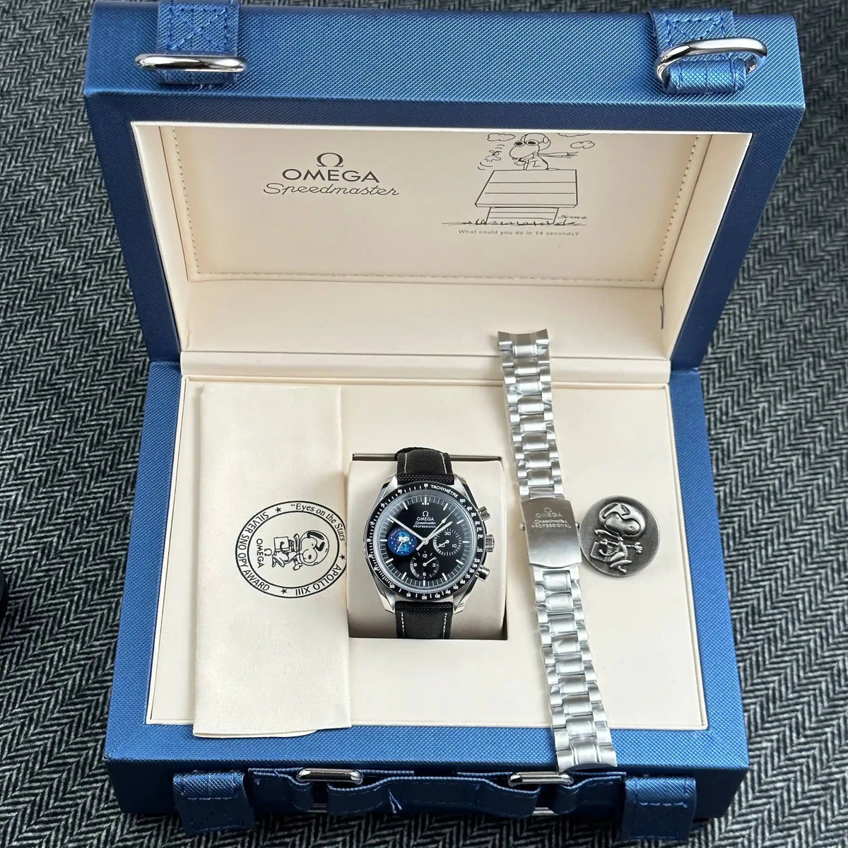 Omega Speedmaster Snoopy – Black Dial - Watch Vault Au
