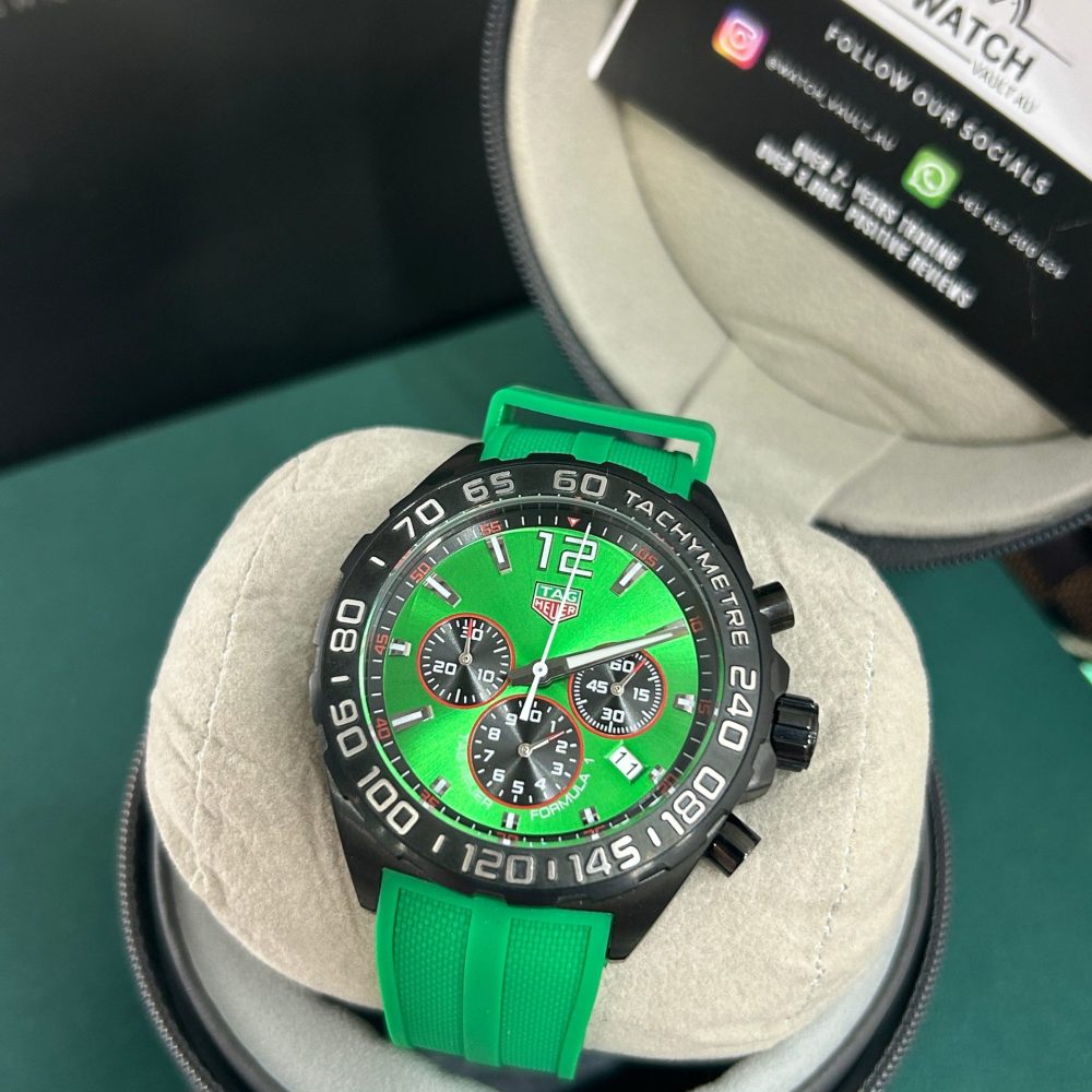 Tag Carrera Green Band