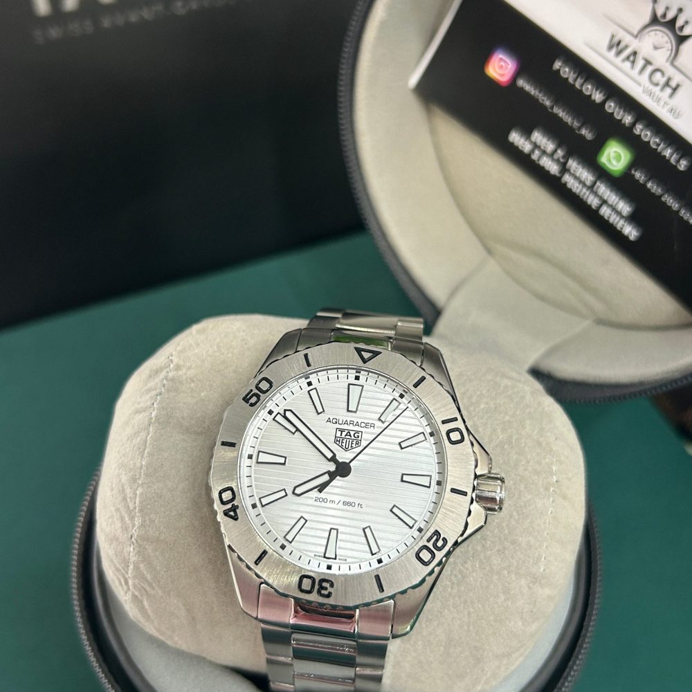TAG Heuer Aqua Racer Silver white dial